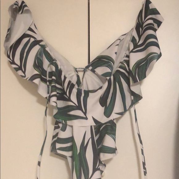 🔥1 Medium Left 🔥Sexy Baithing Suit - Picture 4 of 4